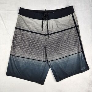 Oakley Board Shorts Mens 33 Gray Black‎ Geometric Swim Trunks Mesh Linerless